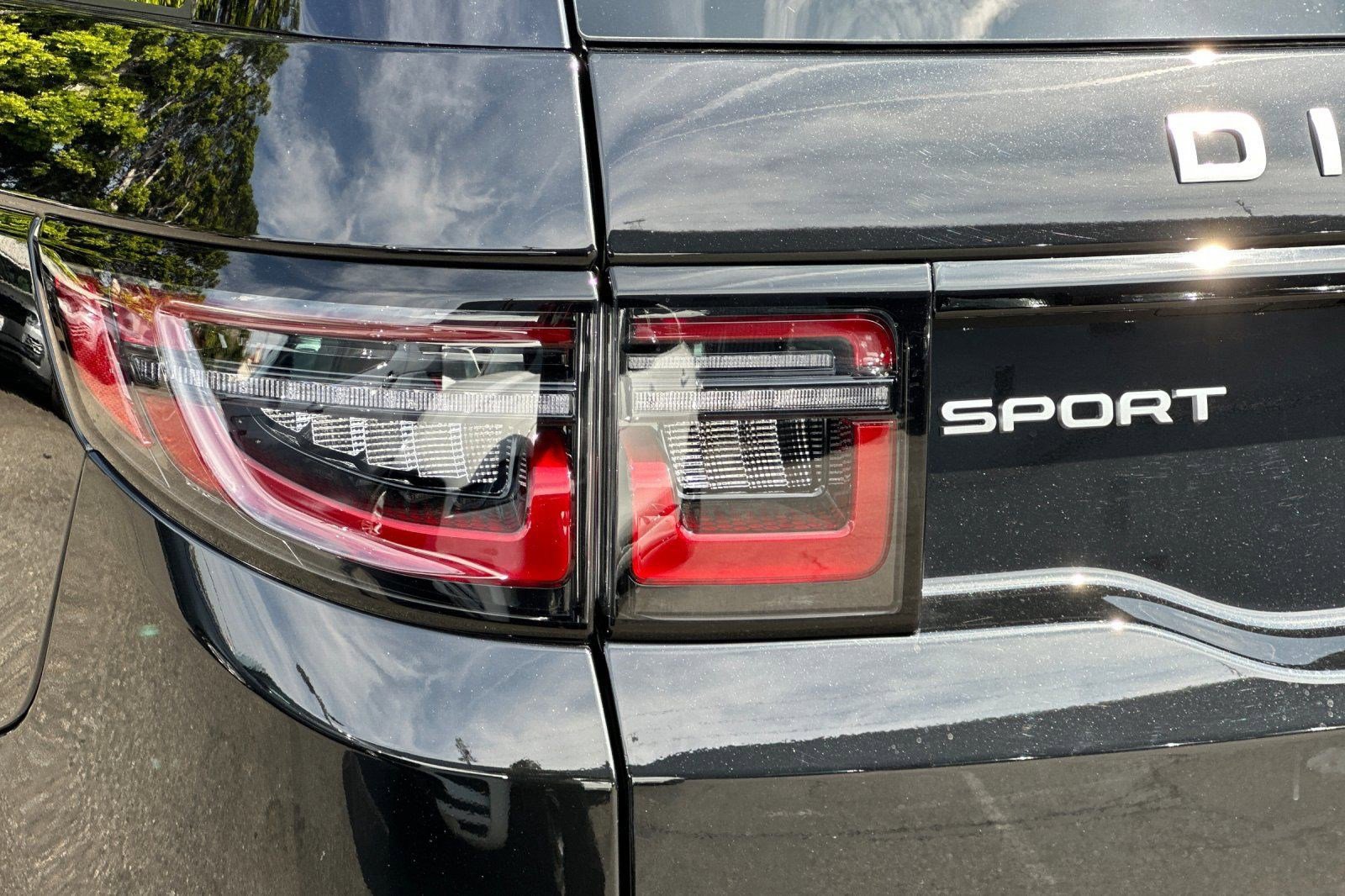 New 2025 Land Rover Discovery Sport S image 12