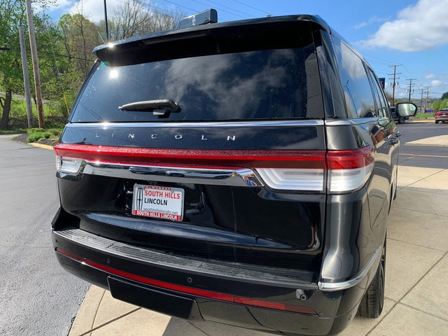 Certified 2024 Lincoln Navigator L Reserve image 7