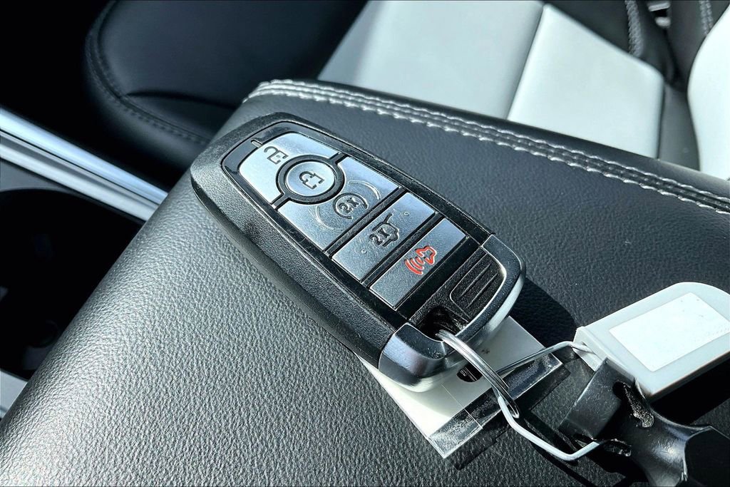 Certified 2022 Ford Explorer XLT w/ Equipment Group 202A image 11