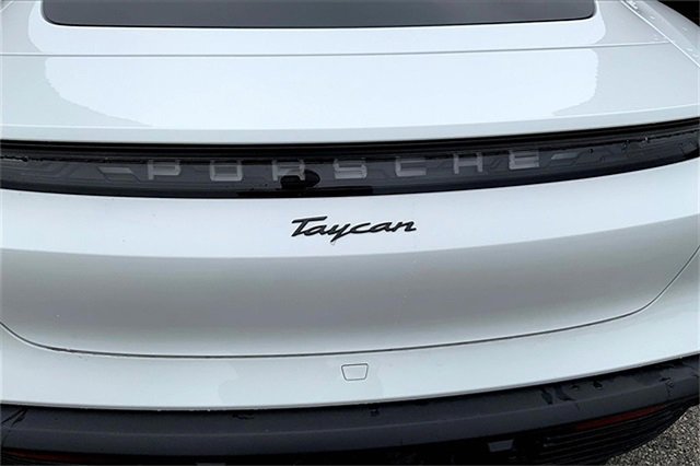 Used 2022 Porsche Taycan image 37