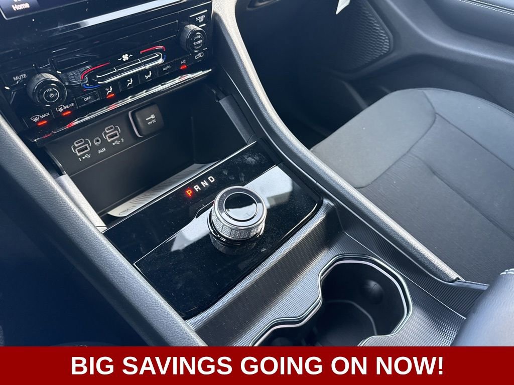 New 2025 Jeep Grand Cherokee L Laredo image 31