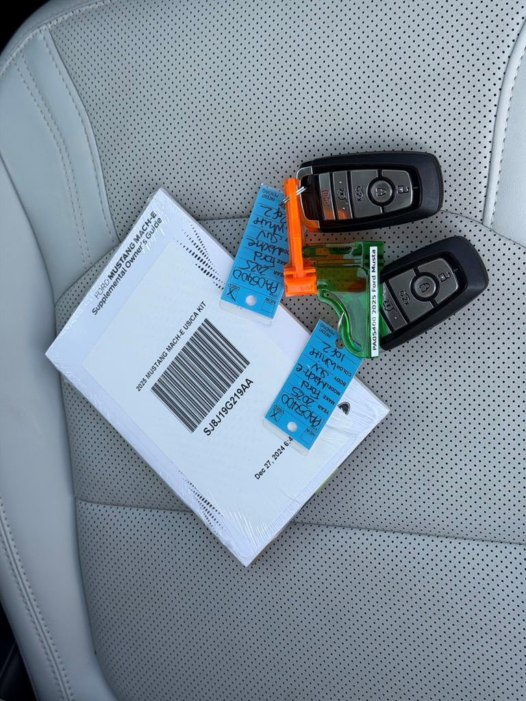 Used 2025 Ford Mustang Mach-E Premium AWD/4WD image 8