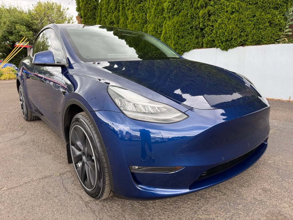 Used 2022 Tesla Model Y Long Range AWD/4WD image 2