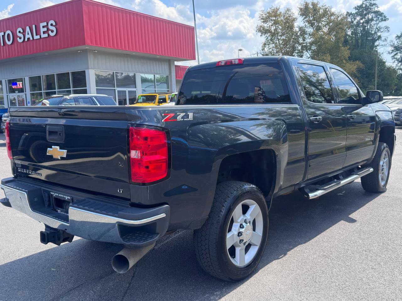 Used 2019 Chevrolet Silverado 2500 LT w/ LT Convenience Package AWD/4WD image 3