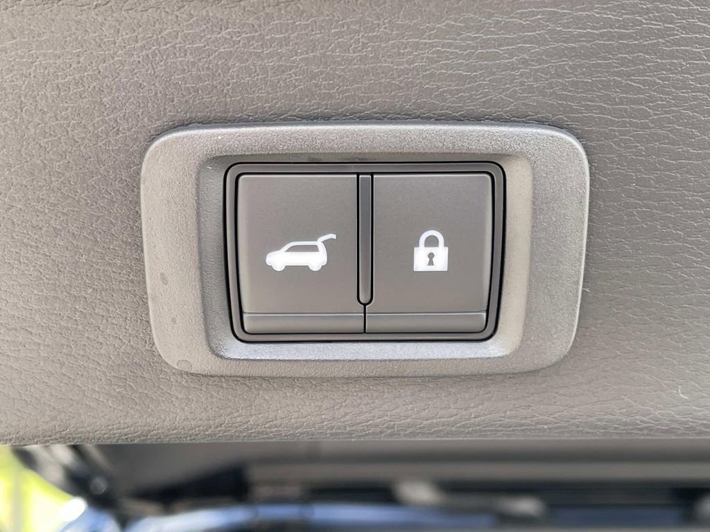 New 2025 Mitsubishi Outlander SEL image 13
