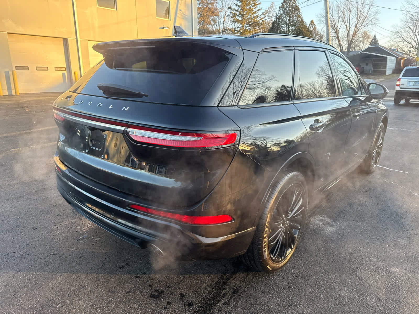 Used 2023 Lincoln Corsair Reserve w/ Equipment Group 201A image 3