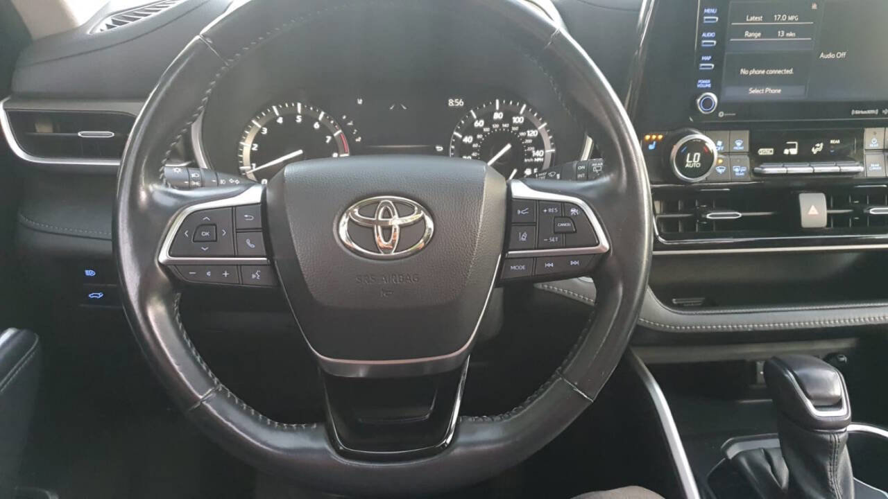 Used 2021 Toyota Highlander XLE image 19
