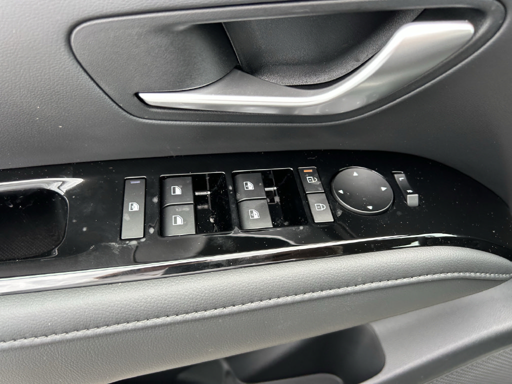 Used 2025 Hyundai Tucson Limited AWD/4WD image 23