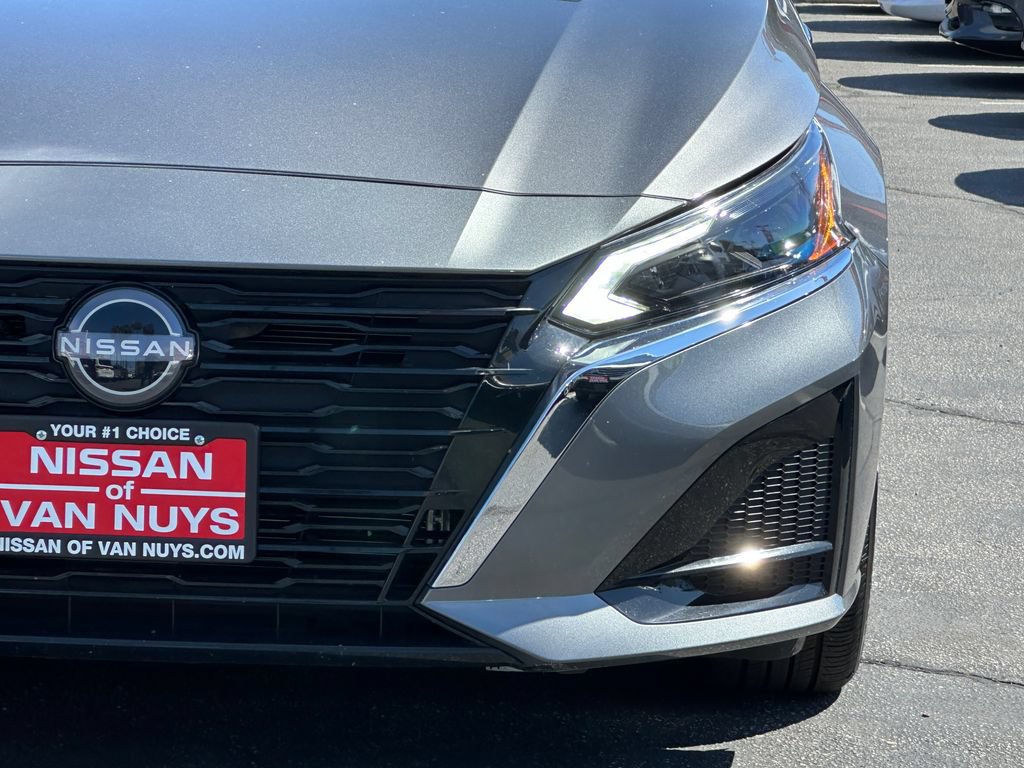Used 2025 Nissan Altima 2.5 S FWD image 13