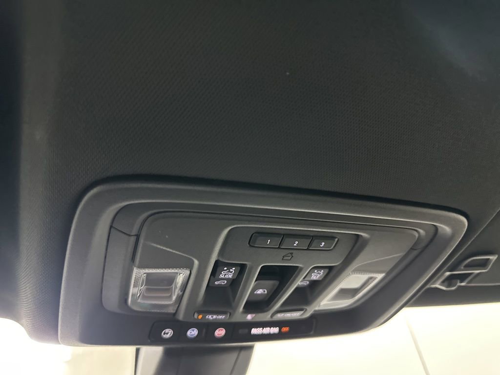 Certified 2020 Chevrolet Silverado 1500 High Country w/ Technology Package image 44