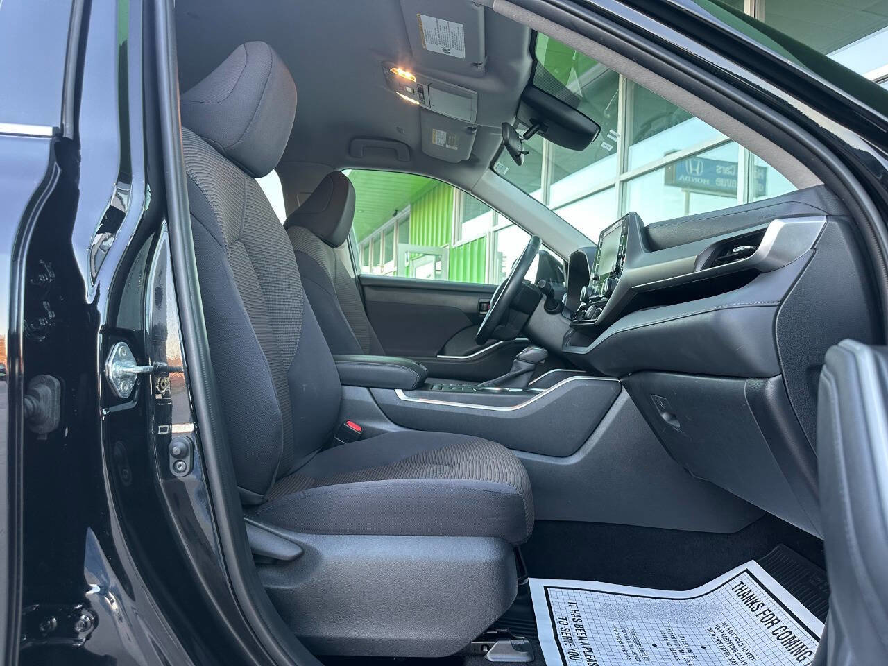 Used 2020 Toyota Highlander LE image 18