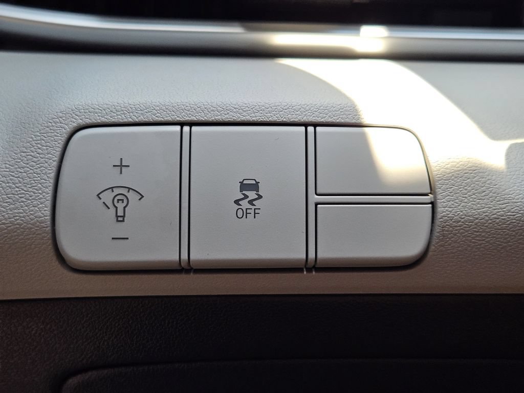 New 2026 Hyundai Elantra Limited FWD image 21