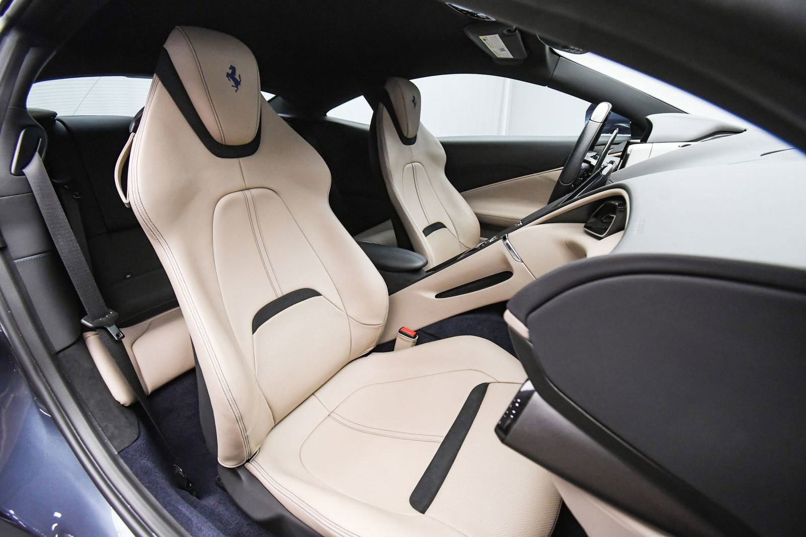 Certified 2022 Ferrari Roma image 17