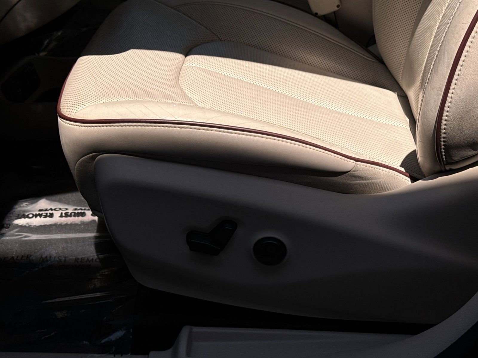 Used 2019 Chrysler Pacifica Limited w/ Advanced Safetytec Group FWD image 13