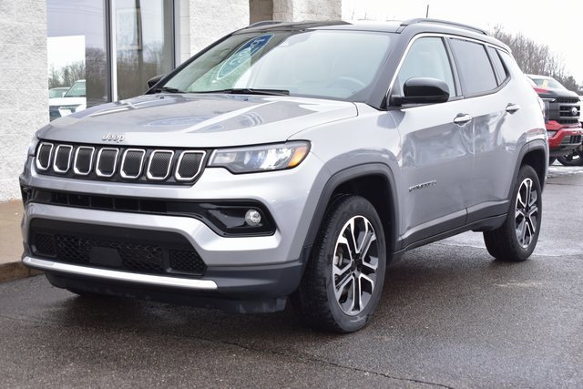 Used 2022 Jeep Compass Limited image 9