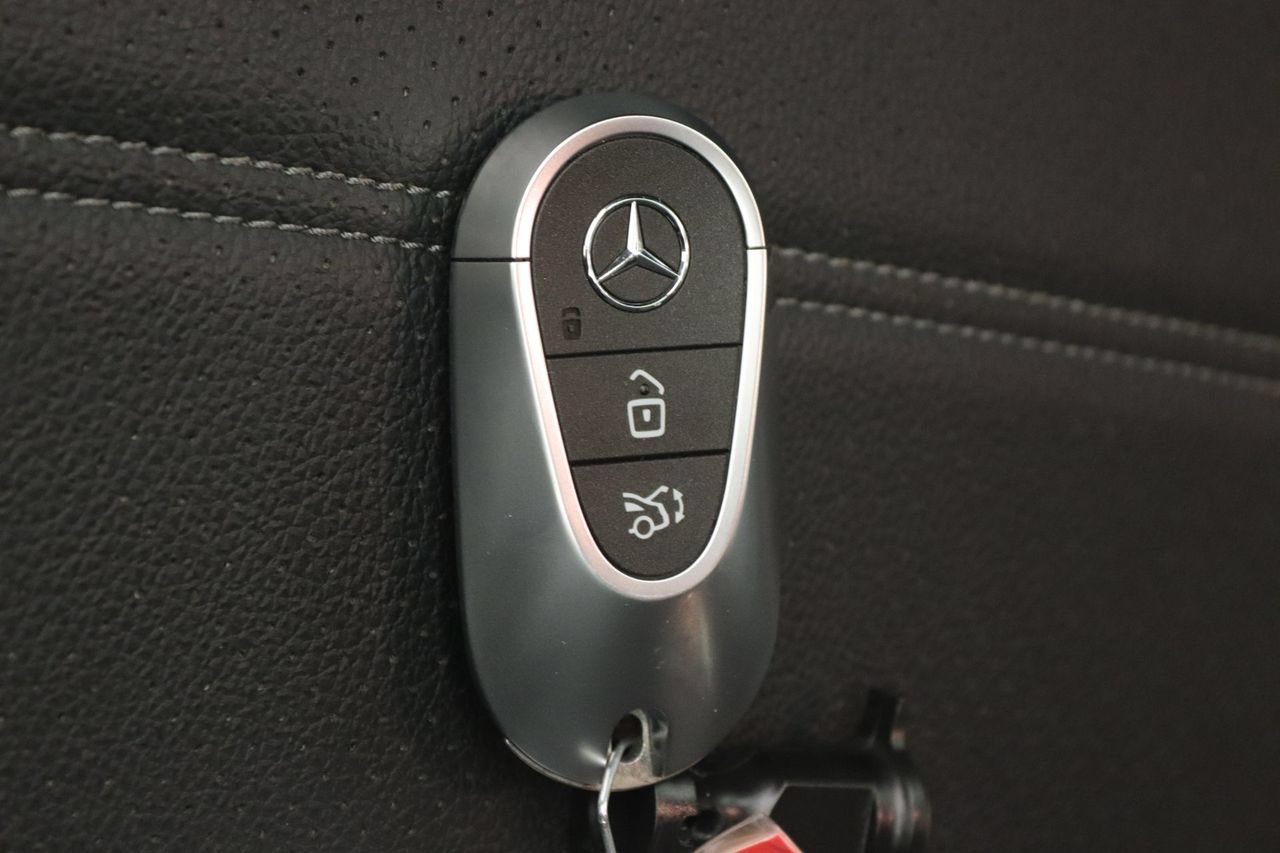 Certified 2025 Mercedes-Benz GLC 350e 4MATIC image 23