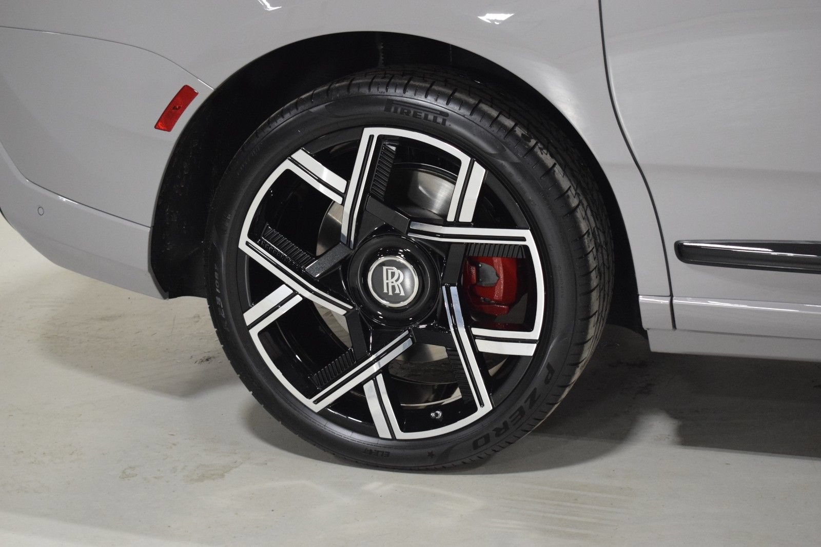 New 2026 Rolls-Royce Cullinan Black Badge AWD/4WD image 13