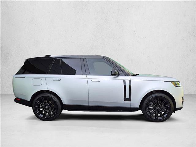 Used 2025 Land Rover Range Rover SE AWD/4WD image 4