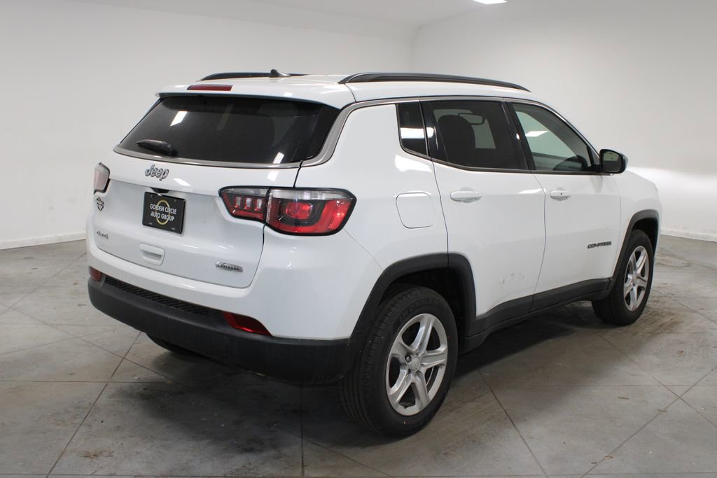 Used 2024 Jeep Compass Latitude image 9