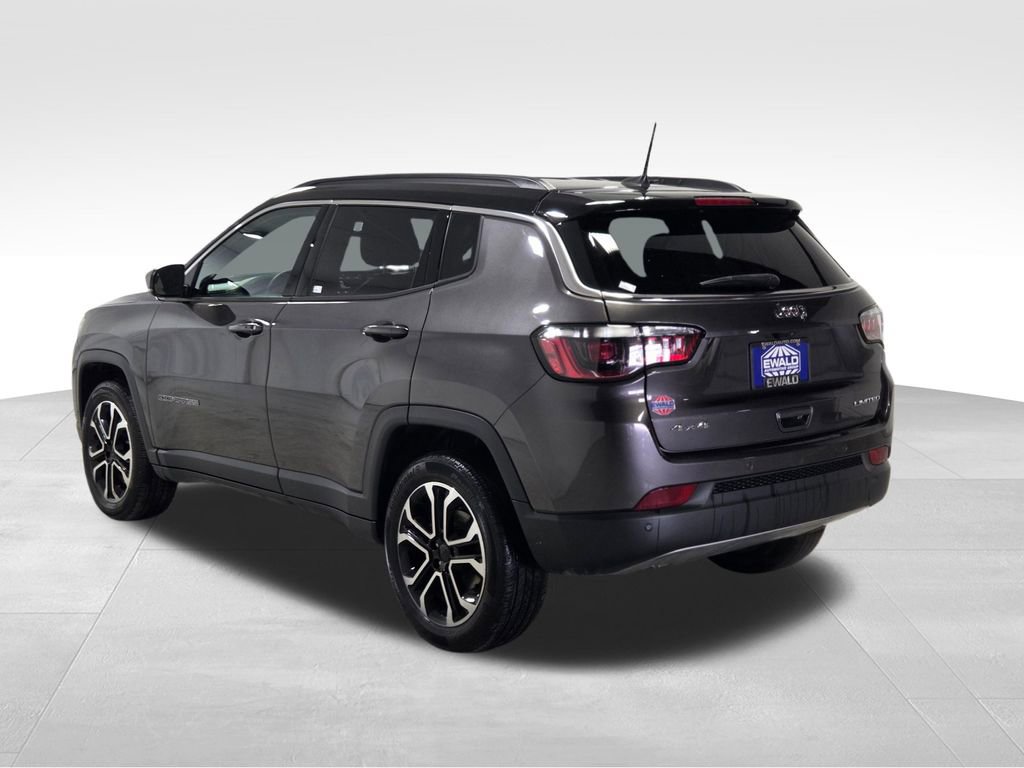 Used 2024 Jeep Compass Limited image 19