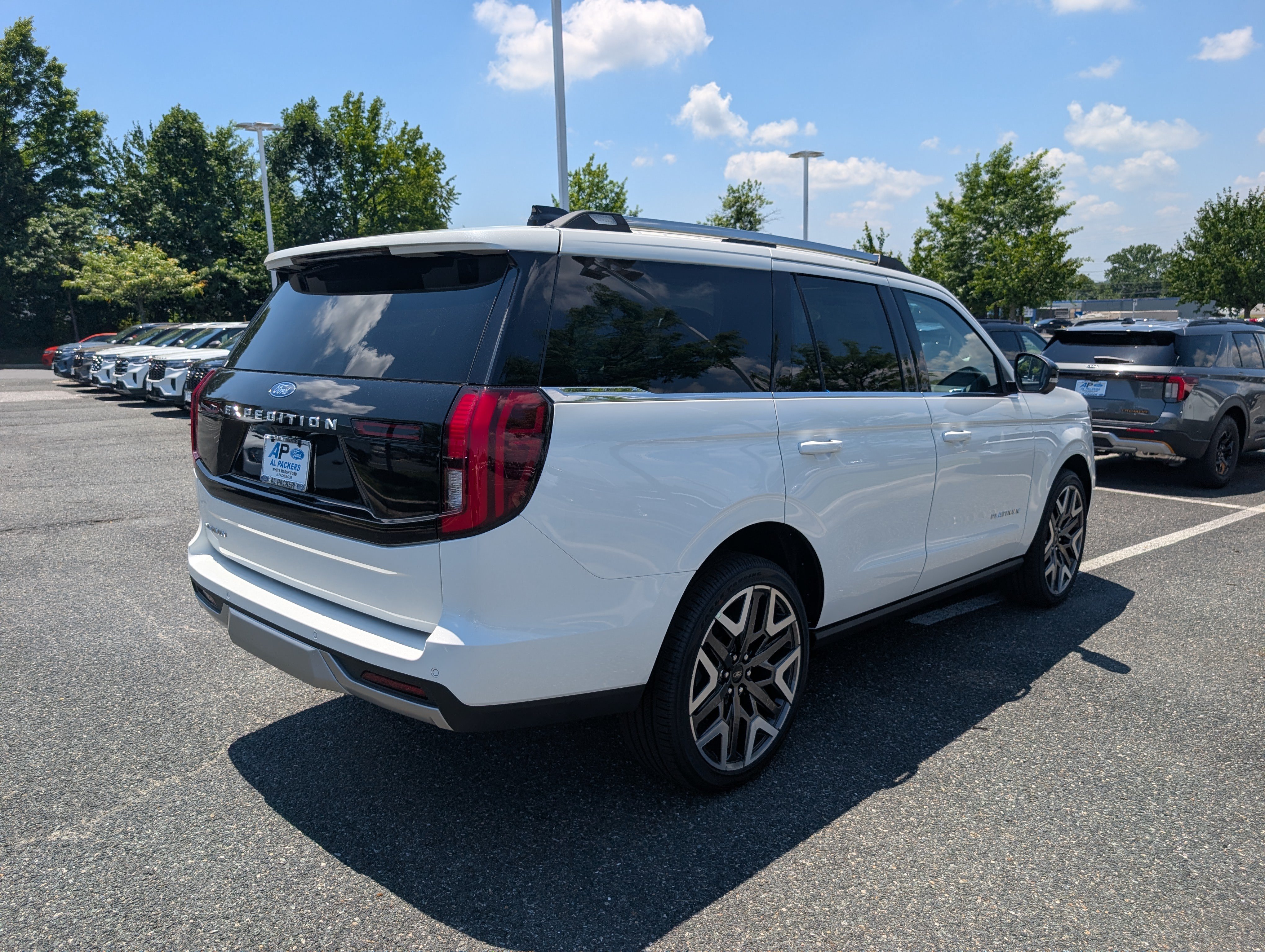 New 2026 Ford Expedition Platinum w/ Platinum Ultimate Package AWD/4WD image 2