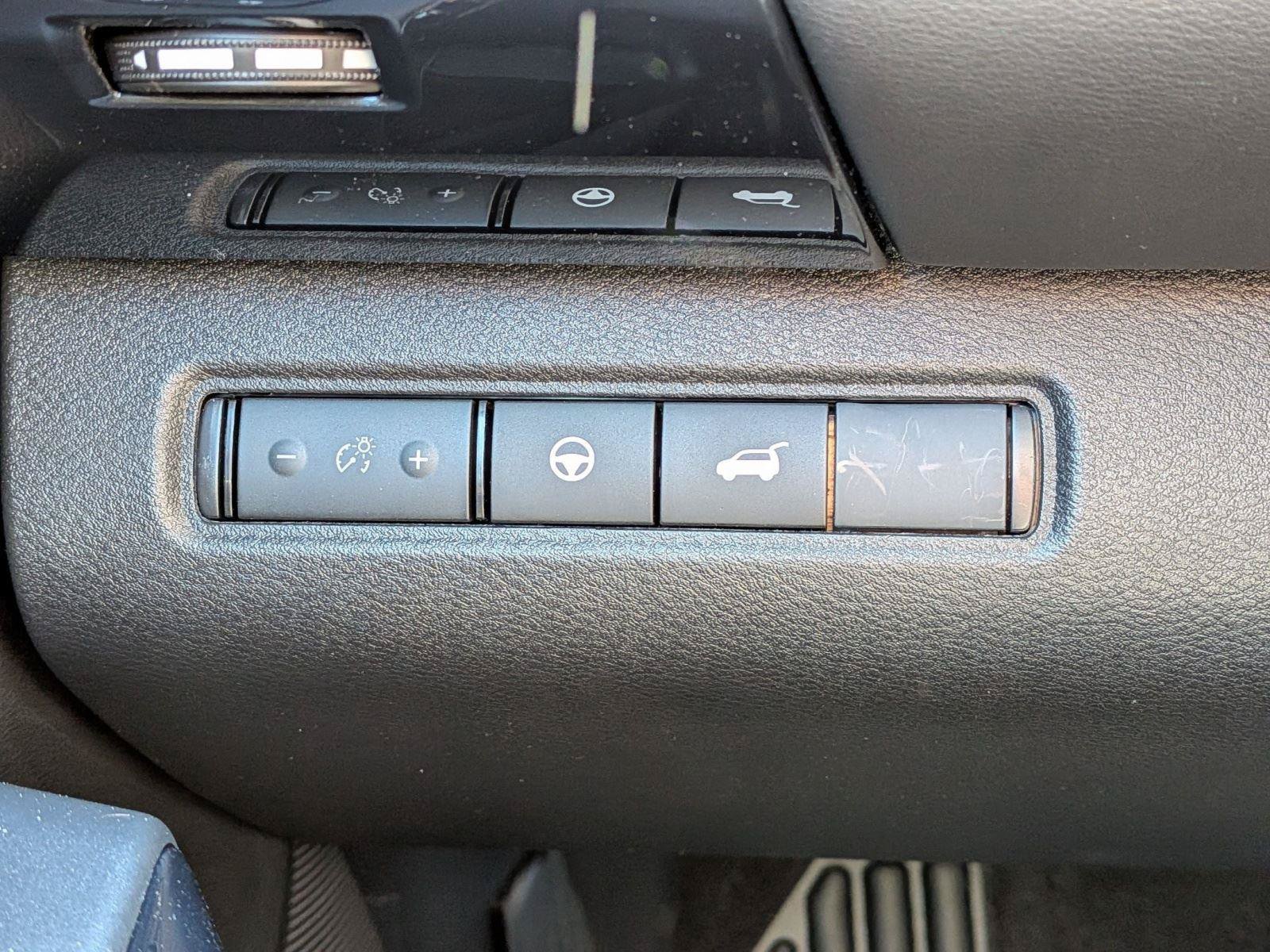 New 2026 Nissan Pathfinder SV w/ SV Premium Package AWD/4WD image 18