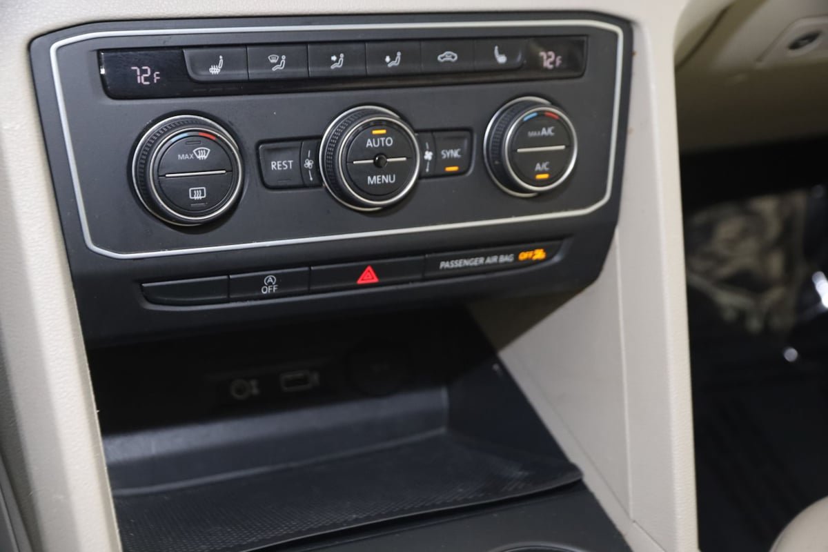 Used 2018 Volkswagen Atlas SE AWD/4WD image 27