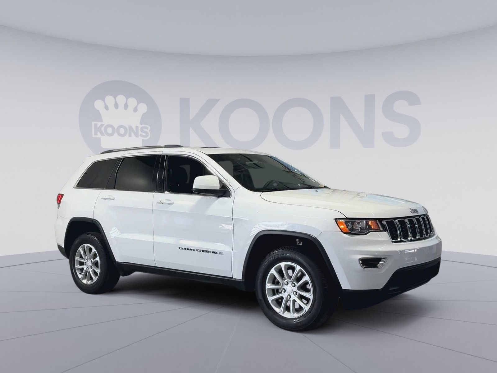 Used 2021 Jeep Grand Cherokee Laredo X AWD/4WD image 2