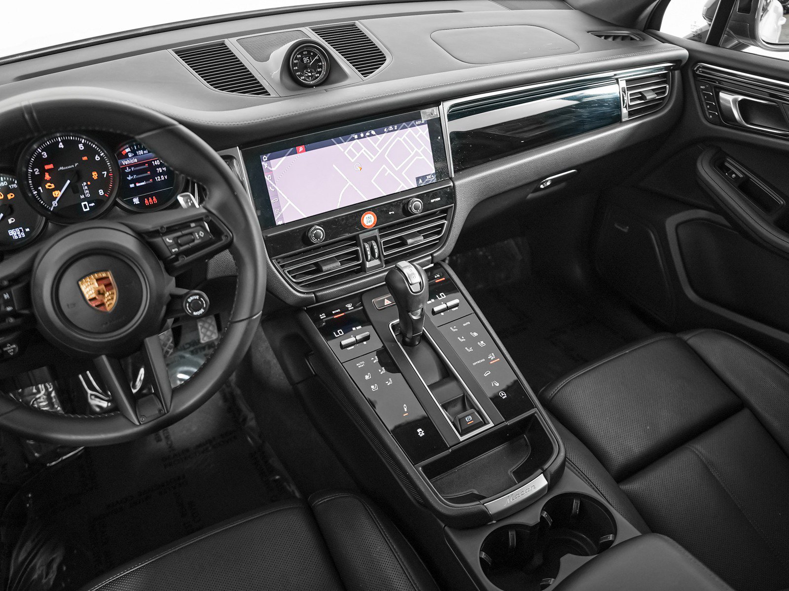 Used 2026 Porsche Macan Turbo AWD/4WD image 19
