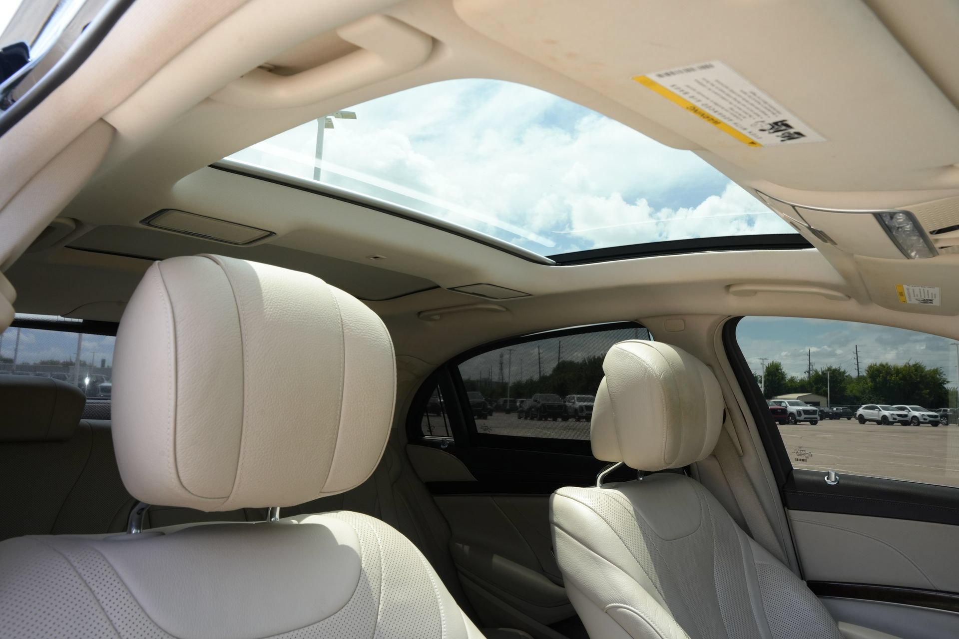 Used 2017 Mercedes-Benz S 550 Sedan image 25