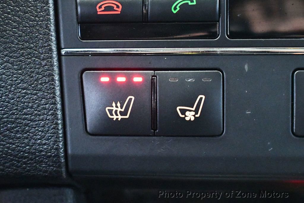 Used 2010 Mercedes-Benz E 550 4MATIC Sedan image 42