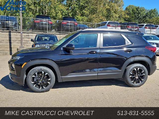 Used 2023 Chevrolet TrailBlazer LT FWD image 2