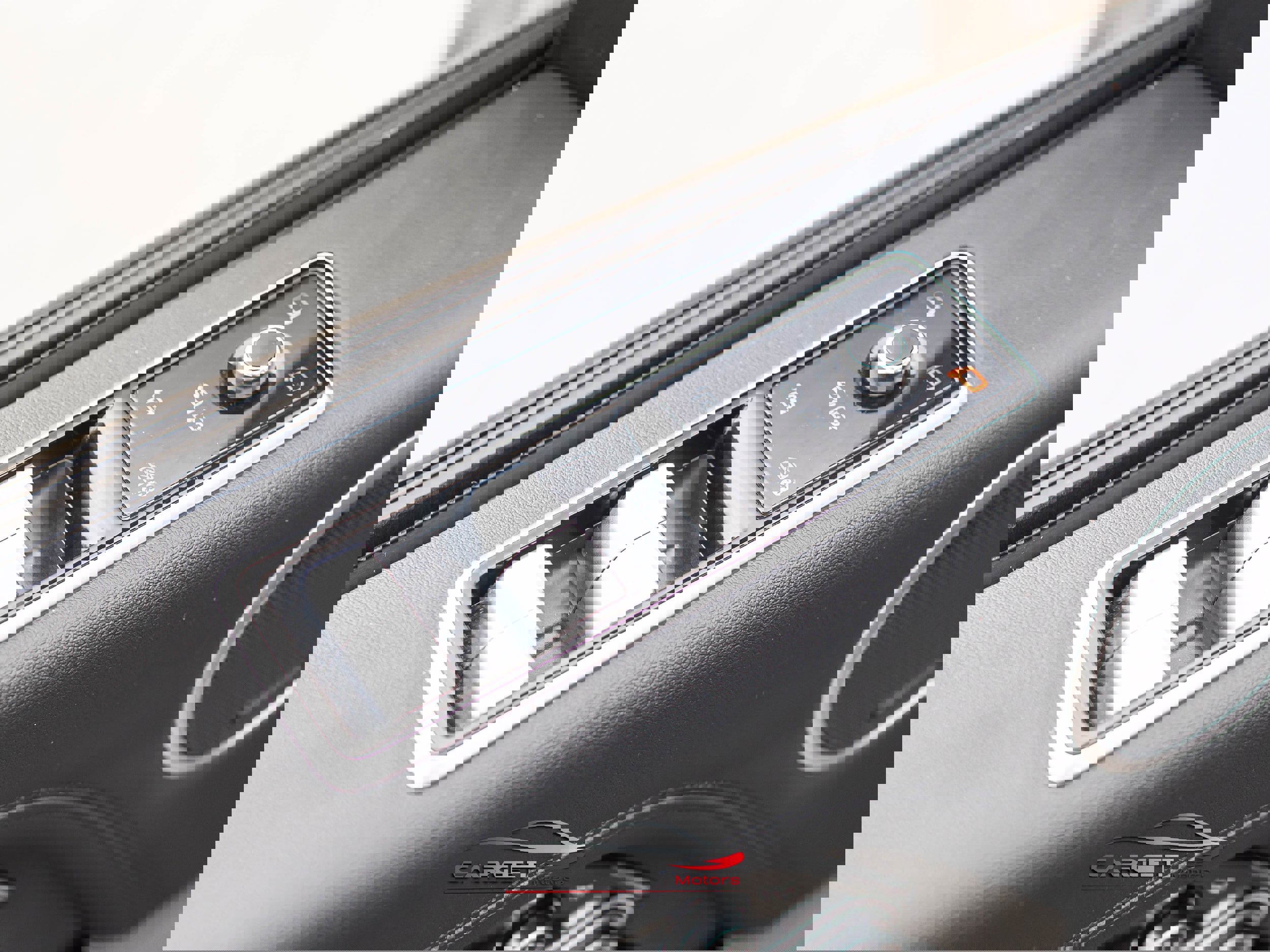 Used 2020 Land Rover Range Rover Long Wheelbase HSE image 38