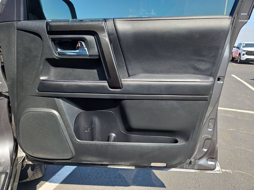 Used 2021 Toyota 4Runner Venture w/ Moonroof Package AWD/4WD image 31