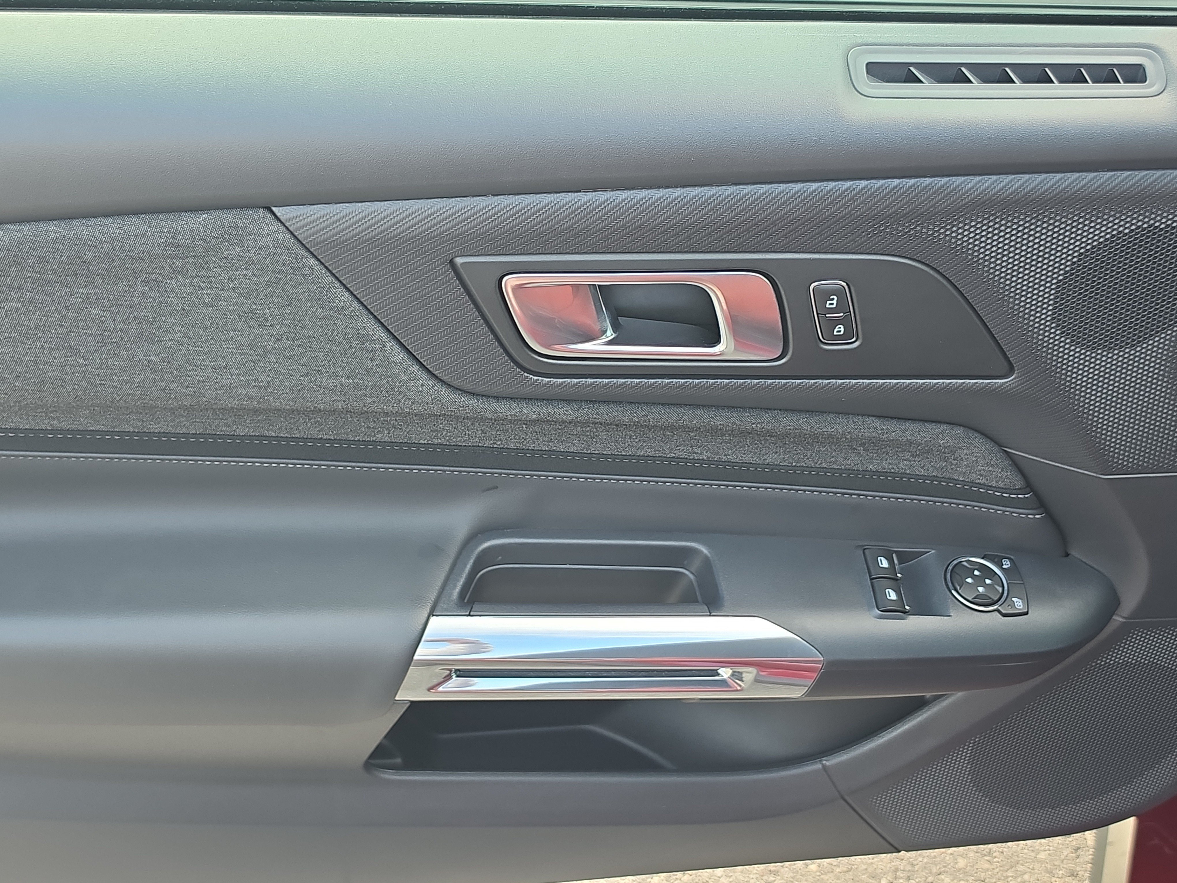 Used 2025 Ford Mustang GT RWD image 18