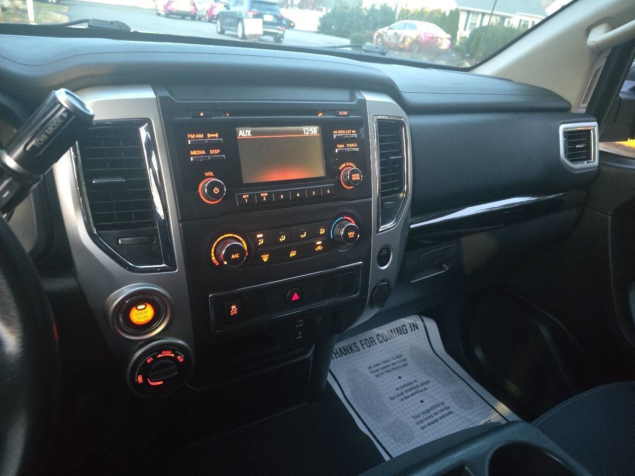 Used 2017 Nissan Titan SV image 22