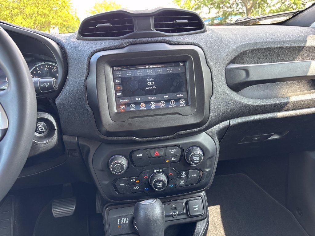Used 2021 Jeep Renegade Latitude AWD/4WD image 21