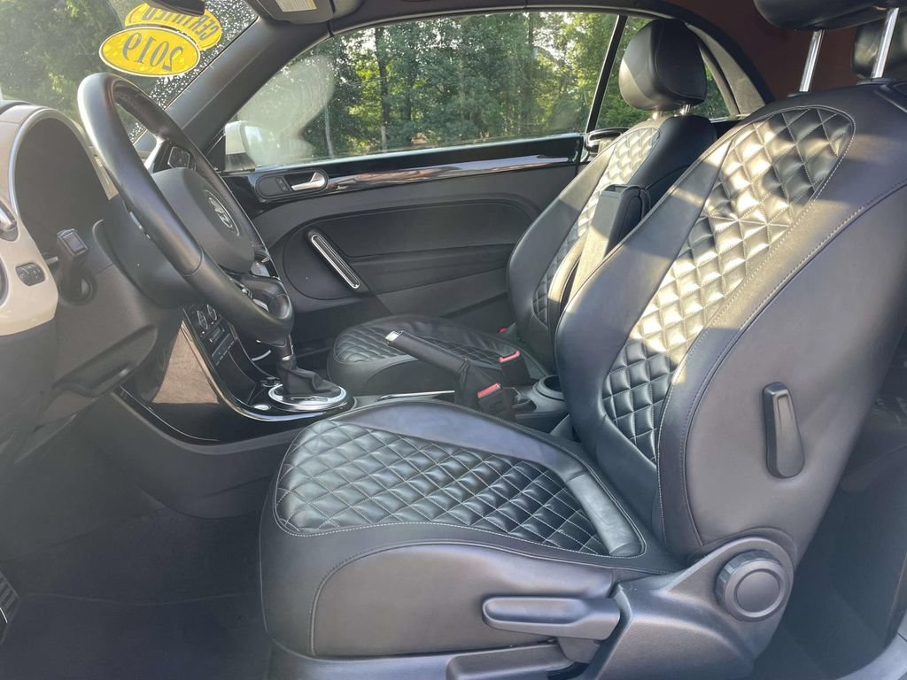 Used 2019 Volkswagen Beetle 2.0T Final Edition SEL FWD image 13