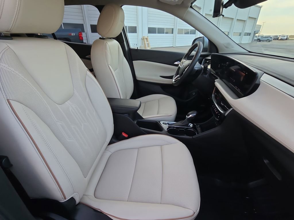 Used 2024 Buick Encore GX Avenir w/ Avenir Technology Package image 10