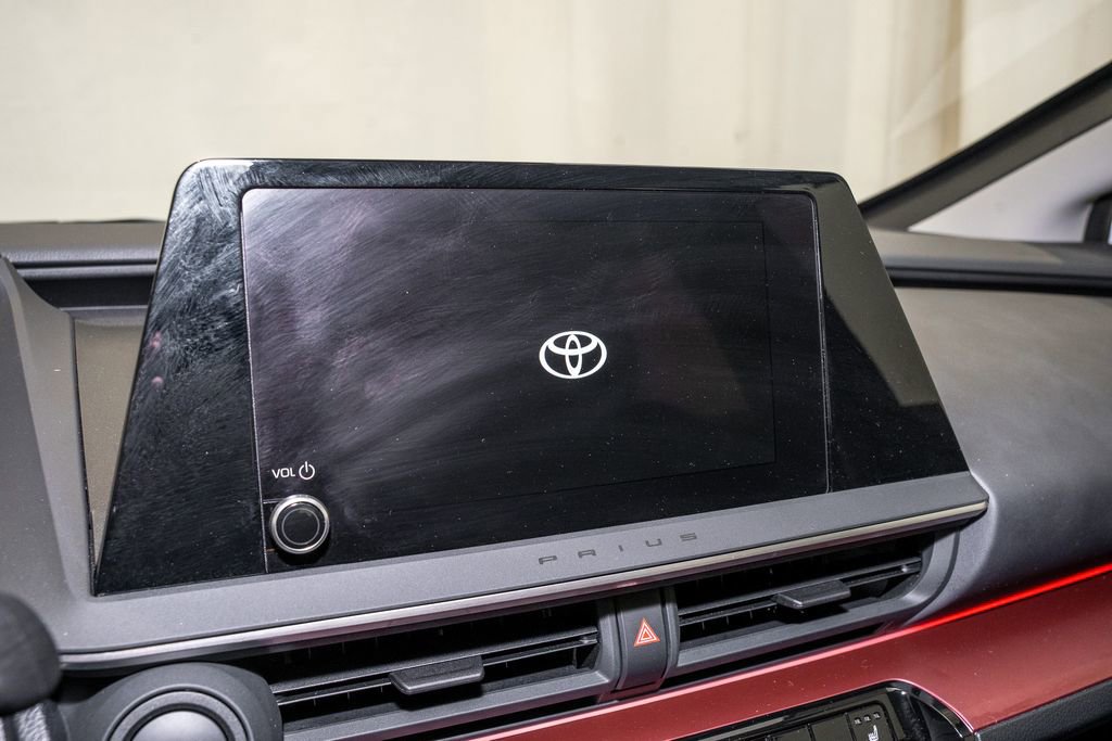 Used 2025 Toyota Prius Plug-In Hybrid image 12