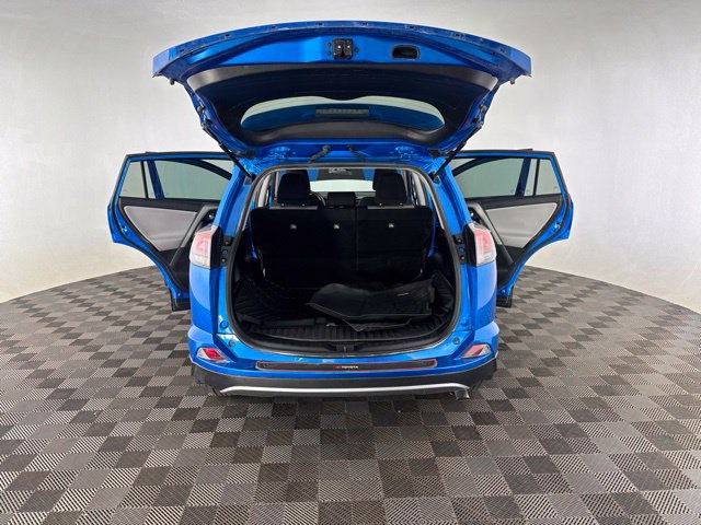 Used 2018 Toyota RAV4 XLE AWD/4WD image 15