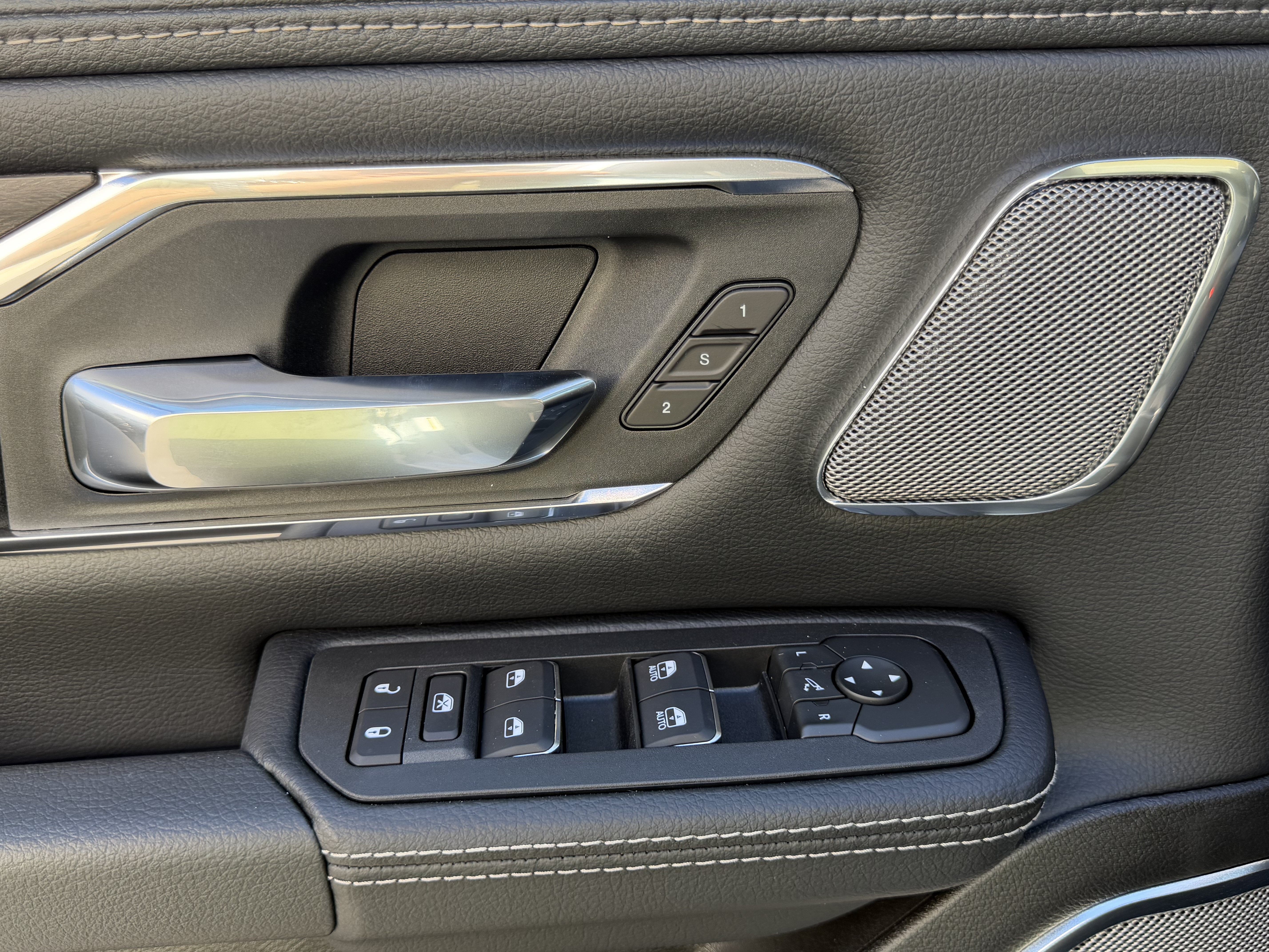 New 2026 RAM 1500 Laramie w/ Night Edition AWD/4WD image 19