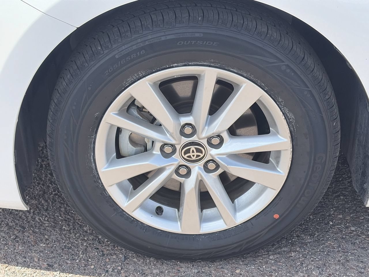 Used 2025 Toyota Camry LE FWD image 10