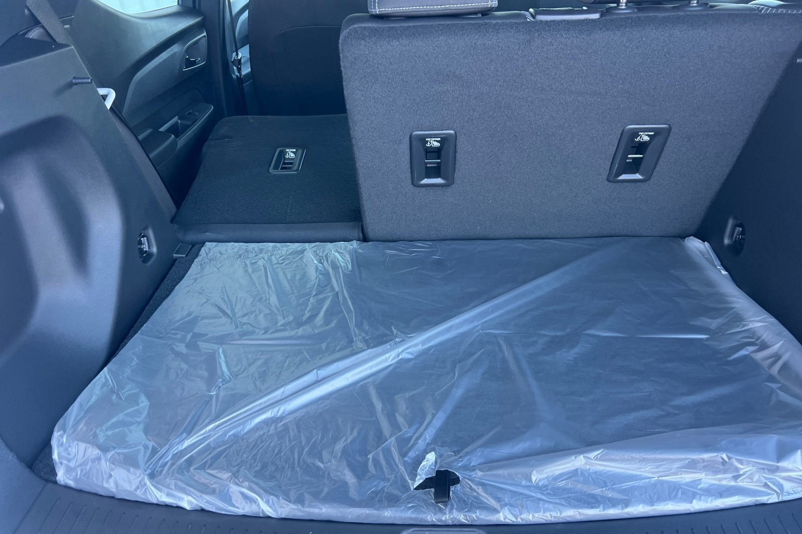 New 2027 Chevrolet Bolt LT w/ Comfort Package FWD image 12