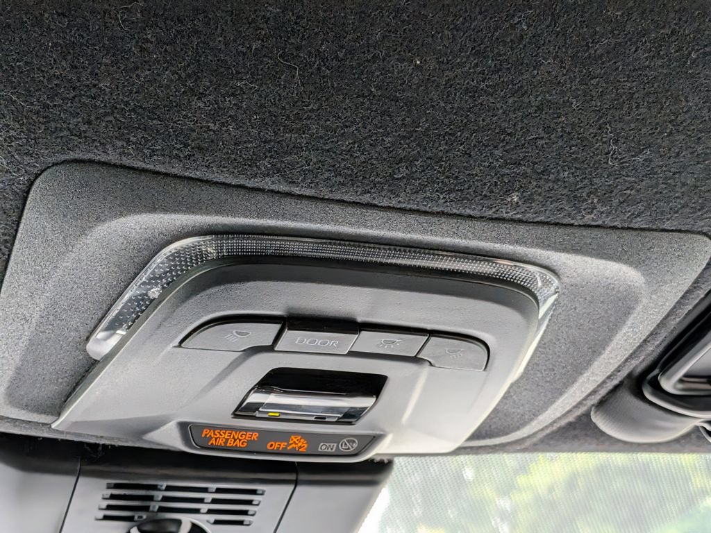 Used 2025 Toyota Corolla SE FWD image 22