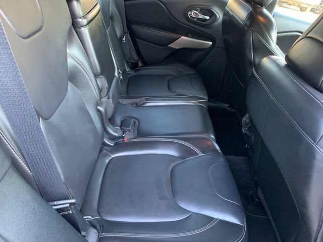 Used 2018 Jeep Cherokee Limited AWD/4WD image 15