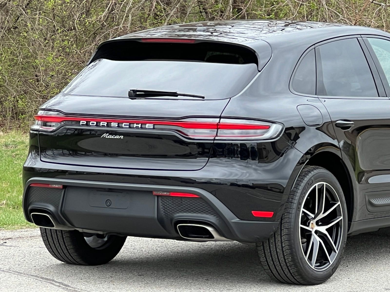 Certified 2025 Porsche Macan image 10