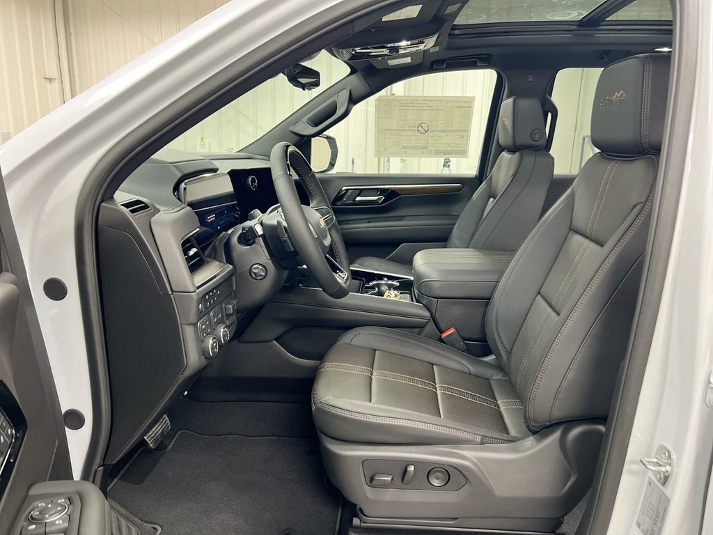 New 2026 Chevrolet Tahoe High Country AWD/4WD image 16