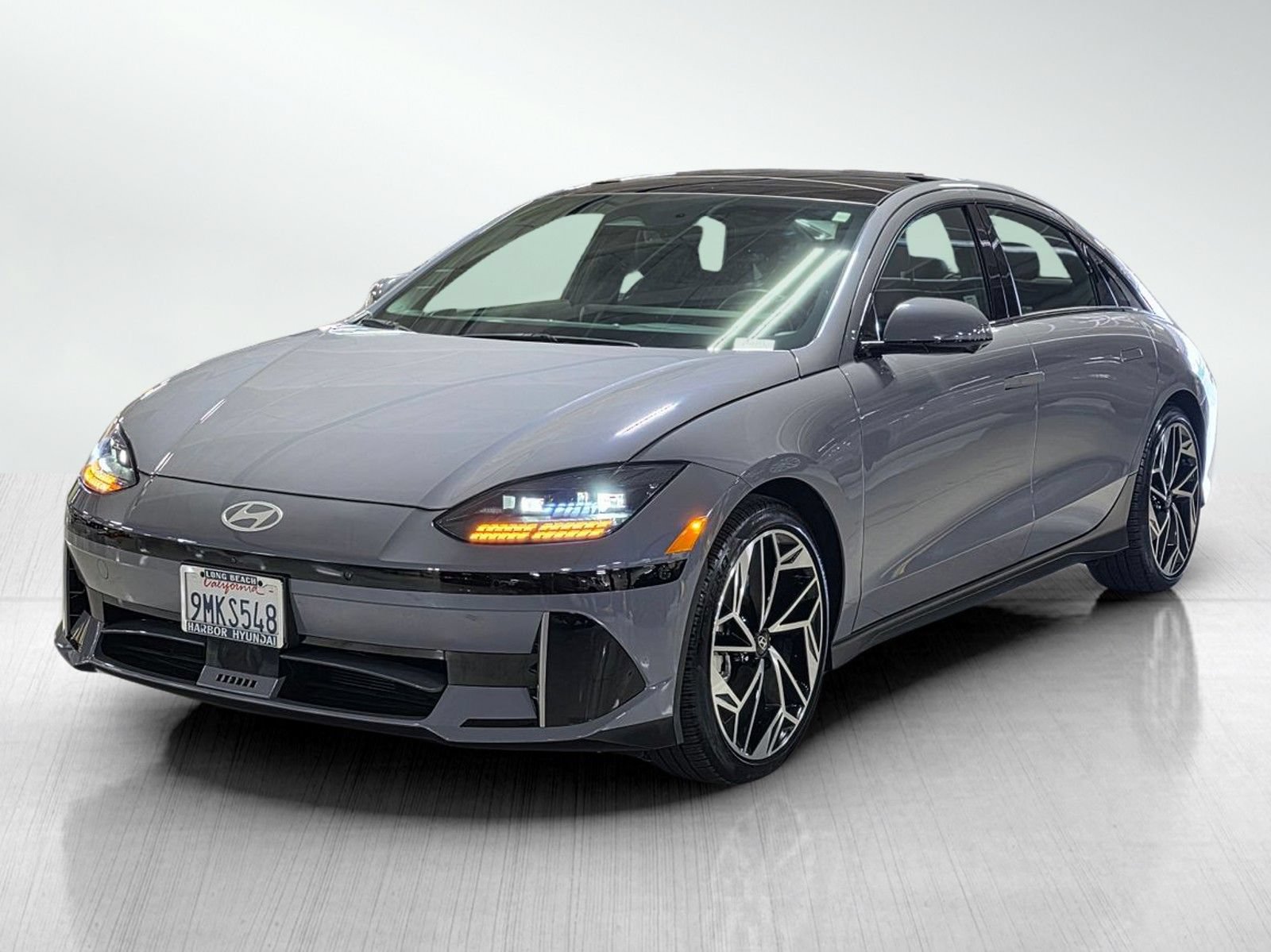 Used 2024 Hyundai Ioniq 6 Limited RWD image 3