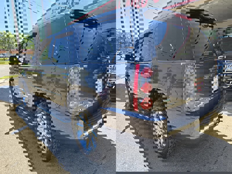 Used 2011 GMC Yukon Denali image 7